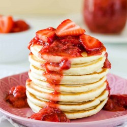 strawberry cheesecake pancakes