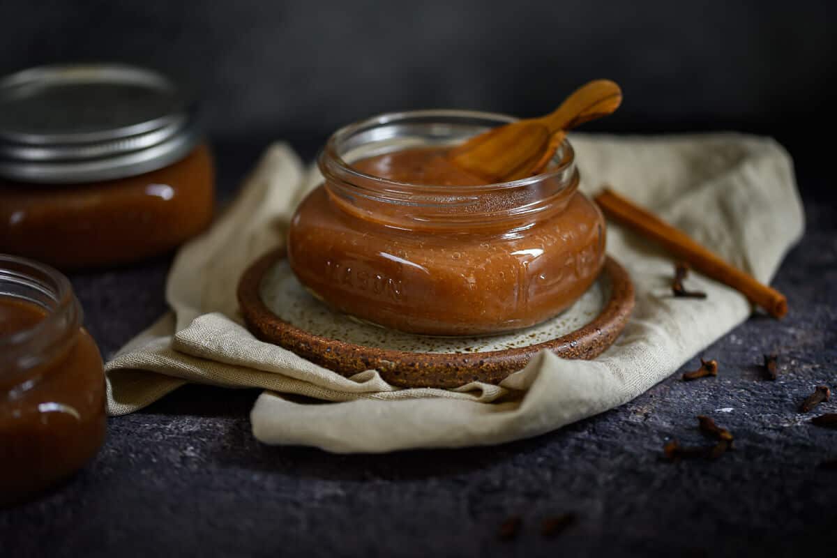 INSTANT POT APPLE BUTTER