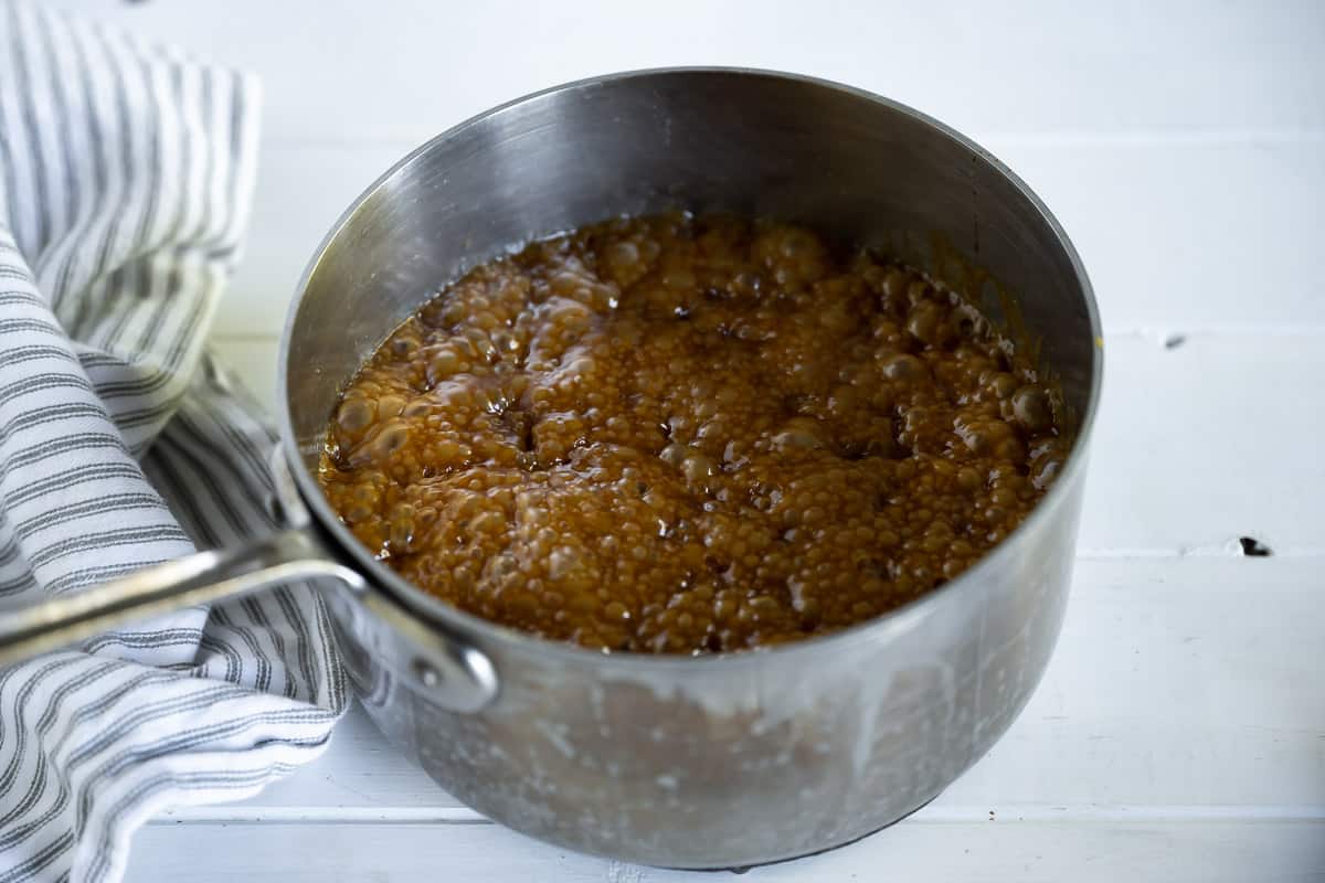 boiling caramel sauce for caramel corn