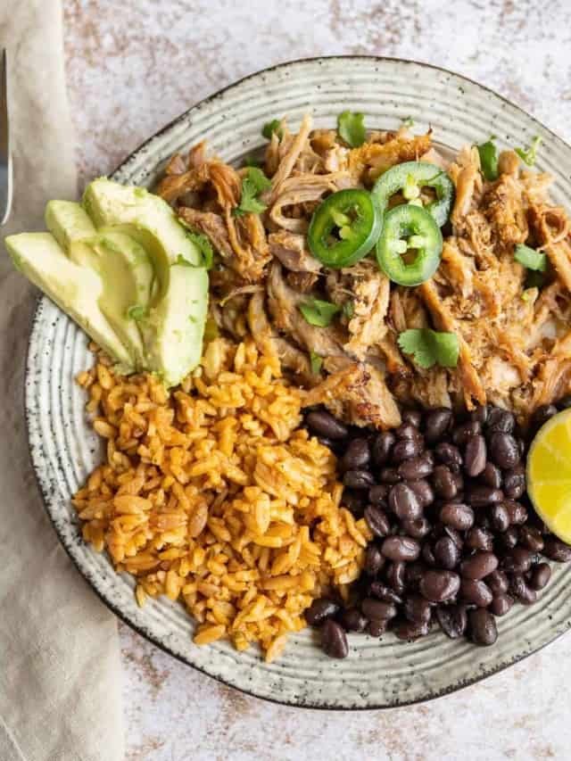 THE BEST SLOW COOKER CARNITAS STORY